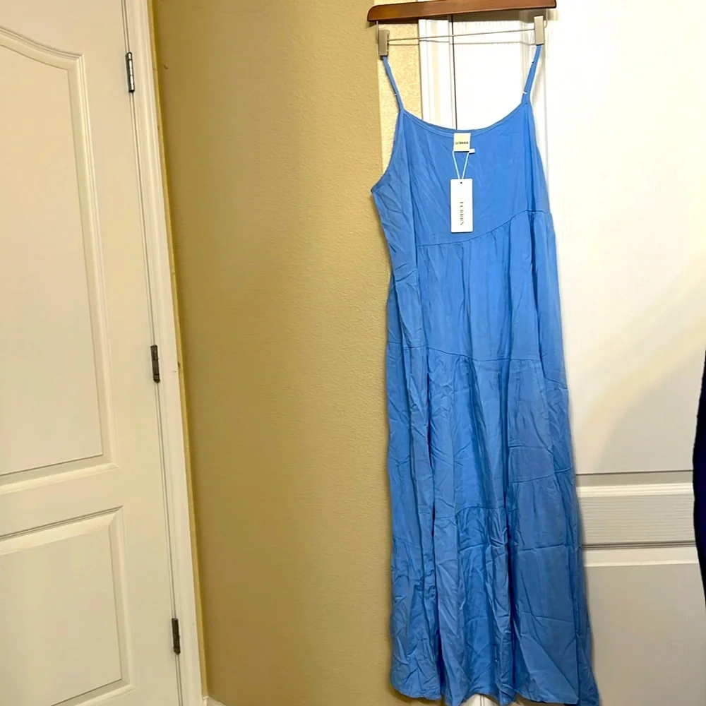 🦋🦋Women’s Dress 🦋🦋 - Picture 1 of 11